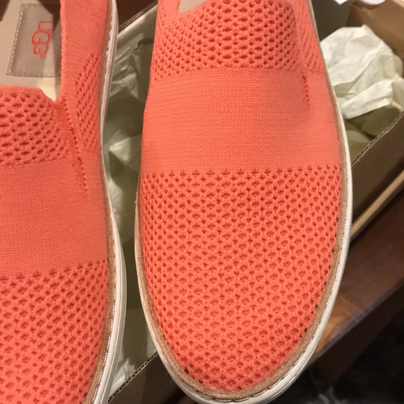 New UGG slip on shoes. - Picture 3 of 7